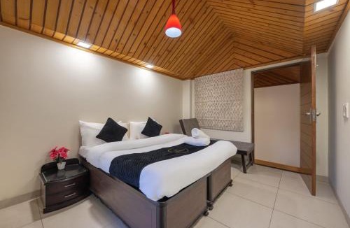 Dharampur Apartment | The Corner House I 4 Bedroom Serviced Villa I Open Air Lawn & Plunge Pool I Bonfire I Dance I Music I Full Party l Managed By ExoticStays Group