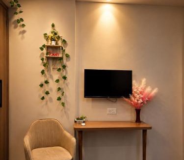 Greater Noida Bed & Breakfast | The Sky Cabin