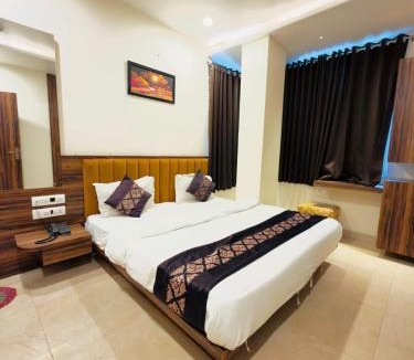 Udaipur City Centre Hotel | HOTEL VRINDA 966O9O1OO6 Old city Just 750mtr from City palace By SK