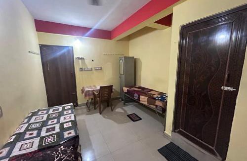 Vyalikaval HBCS Layout Bed & Breakfast | SIRI Krishna Gents PG