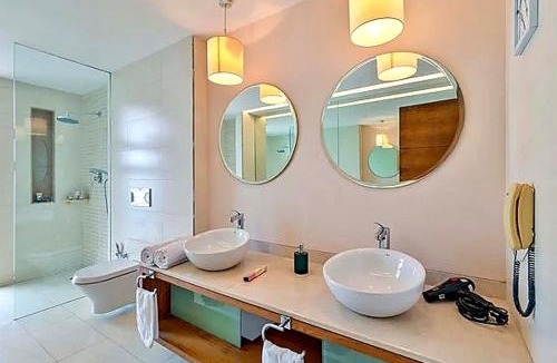 Holy Cross Colony Apartment | Villa Bella Vista byStayJade3 BHKPoolNr Airport
