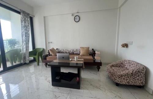 Wai Apartment | Scenic 1BHK Retreat near Panchgani