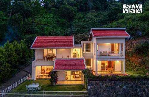 Wellington Villa | StayVista at Mayfield Valley with Lawn & WiFi
