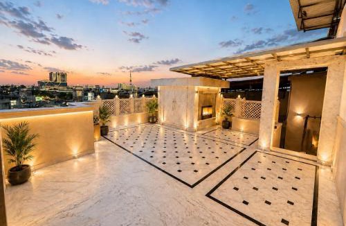 Paharganj Hotel | The Empire Palace , New Delhi