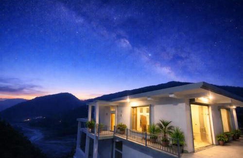 Barkot Hotel | Yamunotri Heights