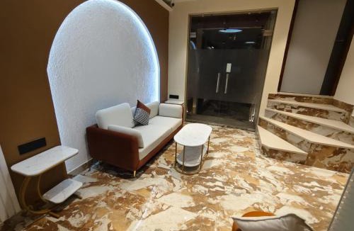 Mahmoorganj Hotel | Hotel Varanasi Ganges Opposite Banaras Railway Station