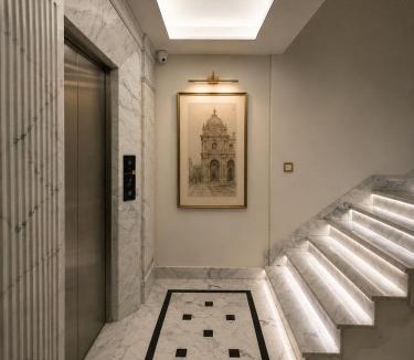 Paharganj Hotel | The Empire Palace , New Delhi