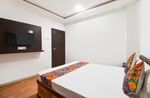 Alandi Hotel | FabHotel Akshay Inn