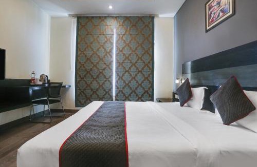 Gurugram Hotel | Collection O Cambridge