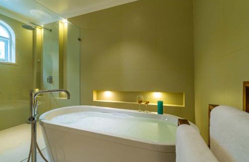 Saunta Vaddo Villa | SaffronStays The White Whale