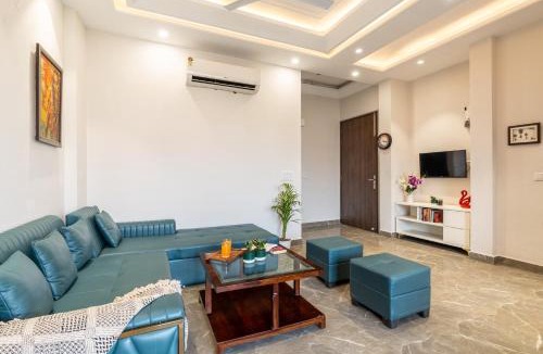 Sainik Farm Apartment | Homlee-Pearl-3BHK-Lift-Parking-Max Hospital-Saket
