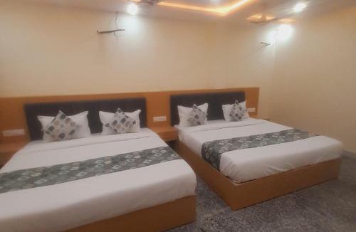 Bedla Hotel | HOTEL SHIVAAY near by urban Square mall and nexus celebration mall