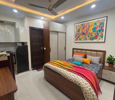 East of Kailash Apartment | The GoldLeaf in South Delhi