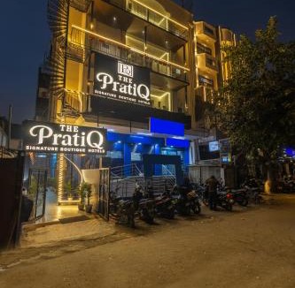 Pashim Vihar Hotel | The PratiQ Neo - Meera Bagh