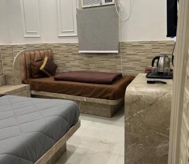 Paharganj House | Hotel Shree Guru International 300 Meter Walking From New Delhi Railway Station