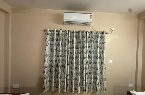 Krishnanagar Hotel | Sri Mayapur Chandrodaya Guest House and Event Holder