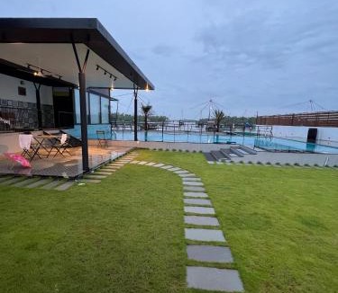 Puthenvelikara Bed & Breakfast | Aquatica Farms