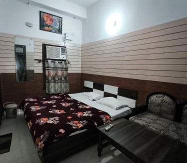 Pathankot House | Arjun House Hotel- Guest House