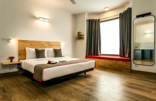 Chittaranjan Hotel | Townhouse CR Park Near Lotus Temple