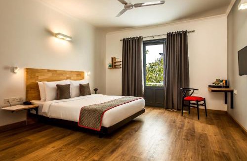 Chittaranjan Hotel | Townhouse CR Park Near Lotus Temple