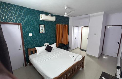 Thousand Lights West House | Adora Waves Service Apartment- Near Sankara Nethralaya Hospital