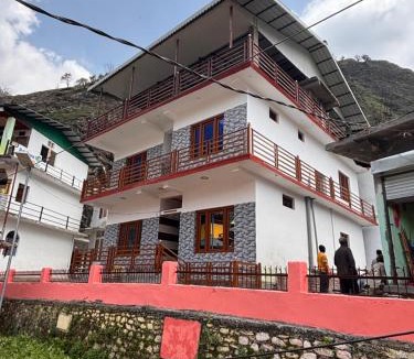 Kharsali House | Omji Temple View Kharsali, 200m from Helipad