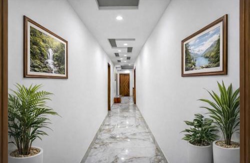Sainik Farm Hotel | Mauryan Elite Hotel Ignou Road