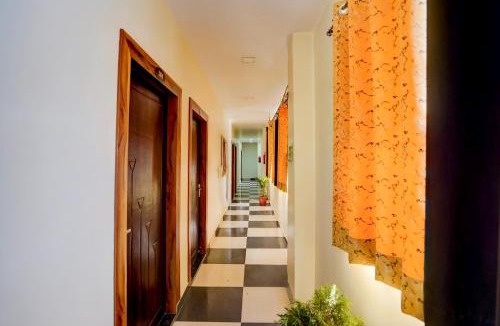Gomti Nagar Hotel | Super OYO Hotel O Khargapur Ring Road Formerly Shimla Grand