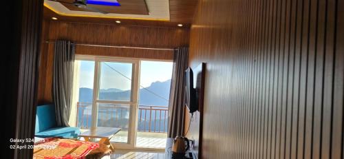 Kanatal Hotel | Milan Home Stay