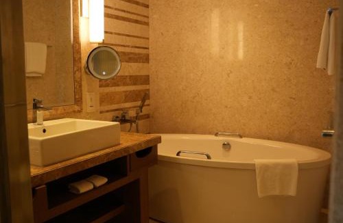 Okhla Phase I Hotel | Crowne Plaza New Delhi Okhla by IHG