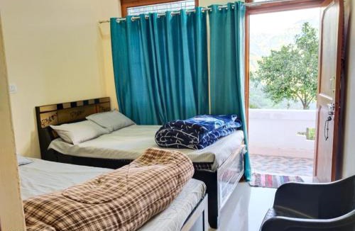 Dugalbitta House | Himadri Homestay Sari Devriyatal