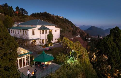 The Mall Road Villa | amã Stays & Trails - Terrance Hall, Mussoorie
