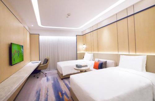 Dhaka Hotel | Crowne Plaza Dhaka Airport by IHG