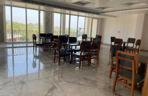 Hamirpur Hotel | Xenious Opulent Hamirpur
