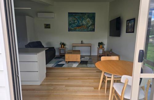 Penna Apartment | Urban Retreat near Hobart & Airport, Port Arthur