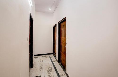 Kaushambi Hotel | Hotel O R.N. Residency 3