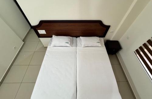 Thiruvananthapuram Hotel | Sri Gavuri Nivas