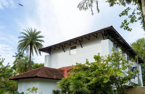 Kumbalam Bed & Breakfast | Hotel Riviera Garden