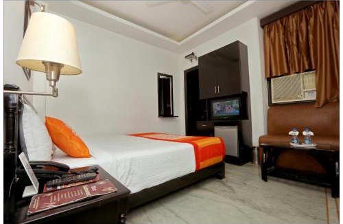 Mahipalpur Hotel | Hotel The R Blues - Near IGI Airport New Delhi