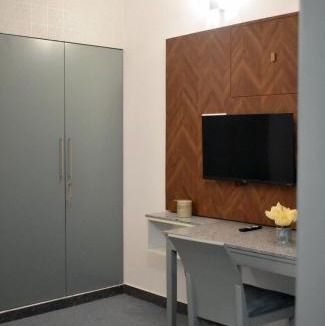 Sholinganallur Hotel | The Edge