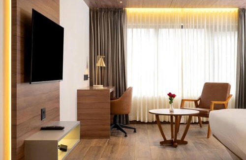 Vadakara Hotel | Crystal Suites
