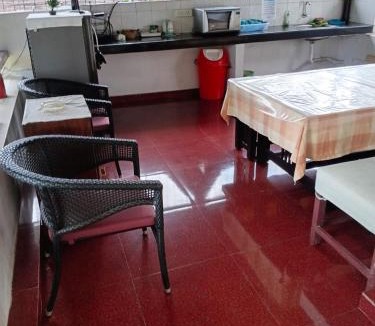 Perumbaikad House | Akkara Homestay