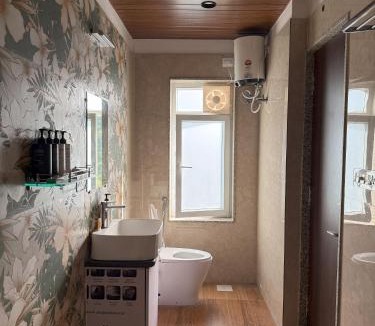 Udaipur Apartment | 3BR Abode with Plunge Pool and Monsoon place view