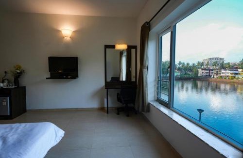 Panaji Hotel | Coastal Pearl Hotel Miramar Lakeview