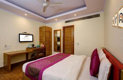 Karol Bagh Hotel | Hotel The Pearl Near BLK Hospital