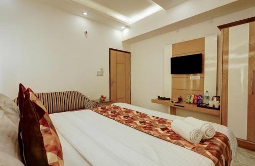 Paharganj Hotel | Hindustan By Backpackers Heaven - Traveller's Choice Award 2023-24-25-26 Best of Best Winning Hotel with Complimentary Airport Pick up
