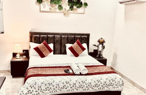 Saket Apartment | Fortune Home Service Apartment Studio, J-267 Saket