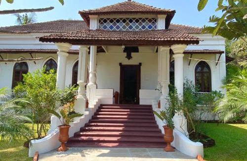 Parra Villa | VILLA LOU GOA Heritage House 1903 Exclusive Use of Villa and Pool