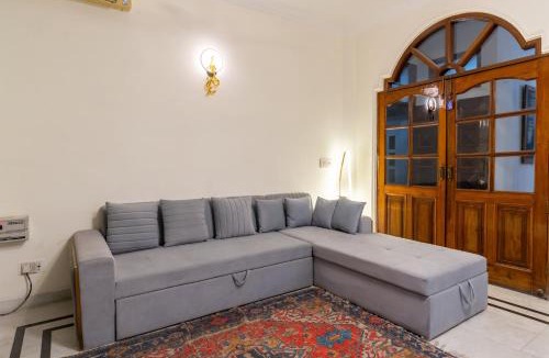 New Friends Colony Apartment | Homlee-Green Luxury 3BHK-South DEL-NFC-Fortis Hospital