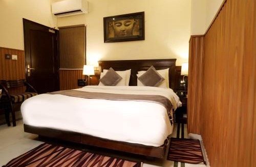 Karol Bagh Hotel | Wood Castle